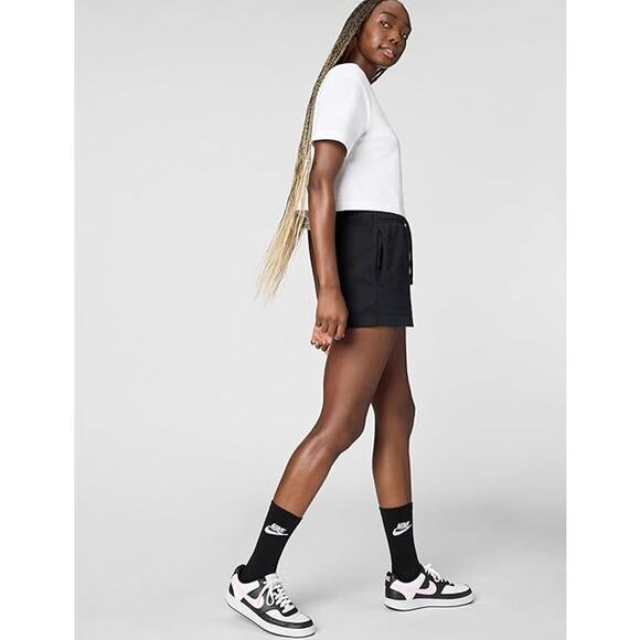 NEW Nike Essential Crop T-Shirt Women’s White Black Size Large BV6175-100 - Picture 2 of 7